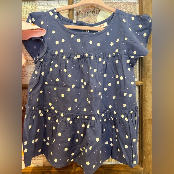 Two Cat & Jack Girls Ruffle Flutter Sleeve Tops - Picture 3 of 8